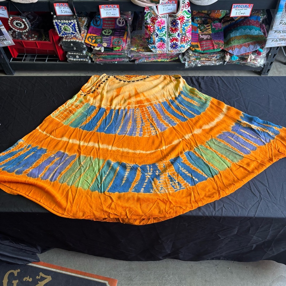 Tie-Dye Sleeveless Boho Dress – Flowy & Vibrant - Picture 8 of 9